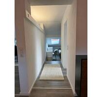 Dachwohnung komplett NEU - 900,00&nbsp;EUR Kaltmiete, ca.&nbsp; 65,00&nbsp;m&sup2; in Gau-Algesheim (PLZ: 55435)