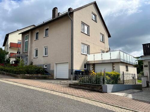 Foto - Erdgeschosswohnung mit großem Balkon zu vermieten!