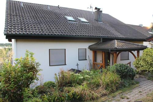 Foto - Einfamilienhaus mit Einliegerwohnung in ruhiger Lage – Wimsheim