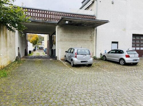 Foto - Rückwärtiger Stellplatz mit Tor in Adolfstraße Lahnstein