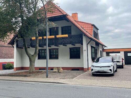 Foto - Freistehendes Einfamilienhaus mit großem Grundstück - Zentral und doch im Grünen