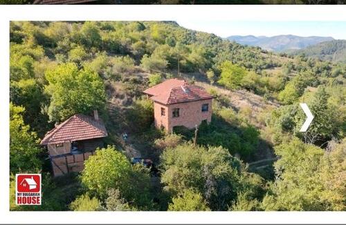 Foto - 2 Häuser + Nebengebäude + ca. 14000qm Grundstück in Bulgarien!