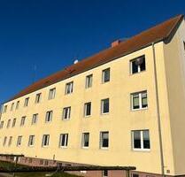 Wohnen auf dem Lande +++ 3-Raum-Wohnung mit Blick ins Grüne in Ivenack zu vermieten +++ - Stavenhagen