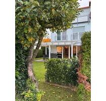 Moderne Haus mit viel Licht - 1.950,00 EUR Kaltmiete, in Untereisesheim (PLZ: 74257)