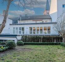 Direkt im Zentrum: 4-Zimmer-Wohnung mit großzügiger Terrasse und viel Wohnfläche - Siegburg