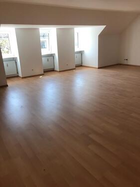 Foto - Offene und zentrale Stadt-Wohnung mitten in Selb