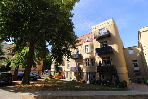Foto - Idyllisches Wohnen in sanierter Gründerzeit- Villa inkl. 2 Zimmer + Balkon + Bad mit Dusche+ Laminat