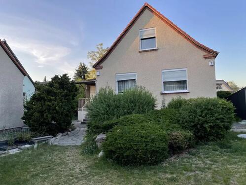 Foto - Renoviertes Haus mit drei Zimmern und EBK in Berlin Rudow