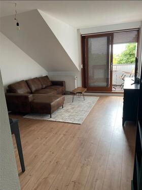 Foto - Modern renovierte, vollmöblierte DG‑Wohnung in ruhiger Lage (2023