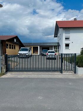 Foto - Einfamilienhaus mit Nebengebäude