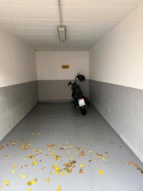 Foto - Stellplatz für MotorradRoller im Sandweg. BESCHREIBUNG LESEN!