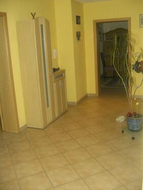 Foto - 3 ZKB in 3 Familienhaus - 900,00&nbsp;EUR Kaltmiete, ca.&nbsp; 100,00&nbsp;m&sup2;