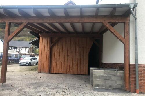 Foto - Carport-Unterstellplatz mit Stromanschluss zu vermieten