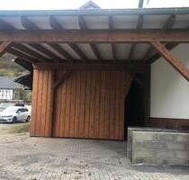 Carport-Unterstellplatz mit Stromanschluss zu vermieten - Adenau