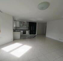 Helle 2,5-Zimmer-Wohnung mit Balkon & TG-Stellplatz in Herrenberg