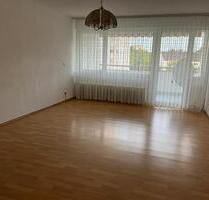 Schöne 4 Zimmerwohnung mit Balkon in guter Lage zu vermieten - Obertshausen