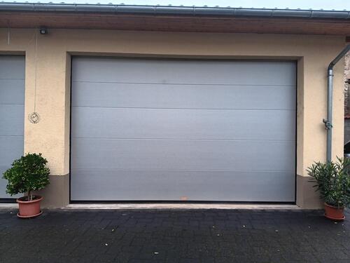 Foto - PKW Stellplätze in abgeschlossener Halle