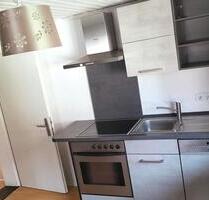 5 Zimmer Wohnung Obergeschoss 2 Bäder Küche WG geeignet - Großheirath