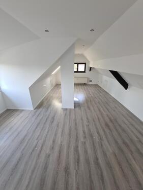 Foto - Dachgeschosswohnung - 750,00 EUR Kaltmiete,