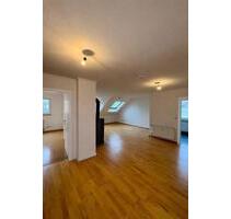 Renovierte 2ZKB Dachgeschosswohnung mit Kamin und Weitblick - Trierweiler