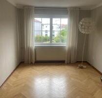 3 Zimmer Altbauwohnung mit großem Balkon ins Grüne - Aschaffenburg Österreicher Kolonie