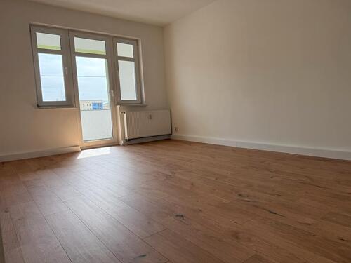 Foto - Große Wohnung in Taucha. Mit Einbauküche, 2 Bädern und Balkonen