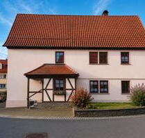 Großzügiges Einfamilienhaus mit Scheune & Garage in der Rhön - Fladungen