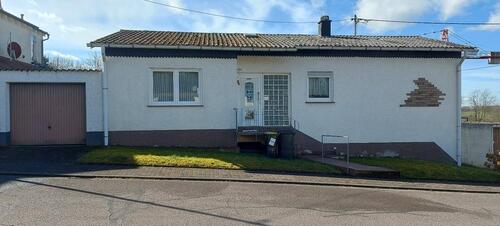 Foto - Freistehendes Einfamilienhaus mit Potenzial