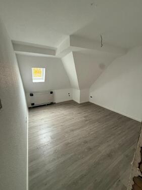 Foto - Neu renovierte DG Wohnung in attraktiver Lage
