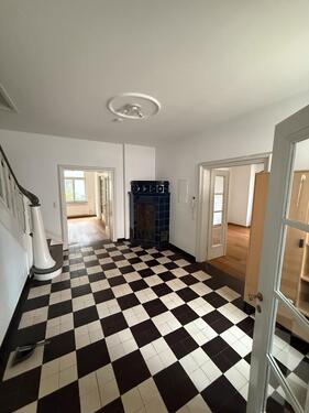 Foto - Großzügige 6-Zimmer — Wohnung mit Garten — 203qm