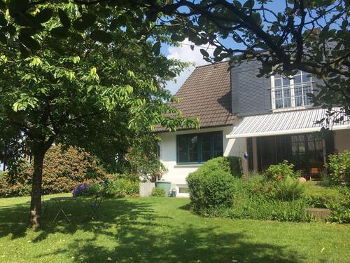 Foto - Freistehendes Einfamilienhaus mit großem Eckgrundstück, Weitblick