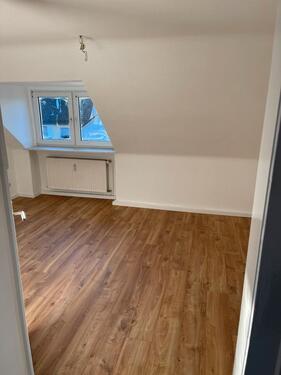 Foto - Dachgeschoßwohnung in Bischofsheim zur Miete
