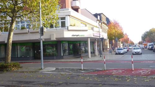 Foto - Helles Ladengeschäft mit großer Schaufensterfront - Top-Lage