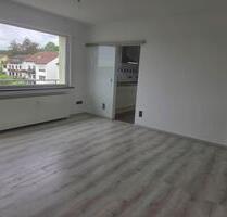 Modernisiertes Wohnglück mit großem Balkon: 3-Zimmer-Dachgeschoss - Herford Falkendiek