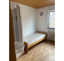 1 ZImmer mit Dusche teilmöbiliert - Rodgau