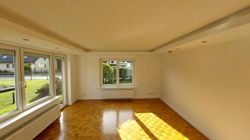 Foto - Kernsanierte, sehr helle 3,5 Zimmer 84 m^2 Wohnung ab 1. Januar!