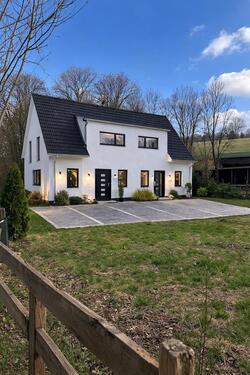 Foto - Moderne Doppelhaushälfte mit Garten in Wachtberg, Pech