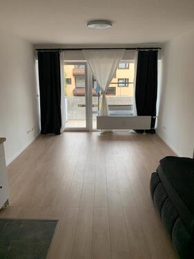 Foto - Frisch saniert! 1-Zimmer mit Balkon, Stellplatz & EBK in MAINTAL!