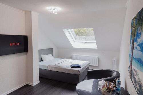 Foto - 1 Zimmer Dachgeschoßwohnung zur Miete in Köln