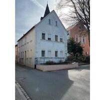 Mehrfamilienhaus mit Bürgerstolz in zentraler Lage mit Vorgarten - Vohenstrauß Mehrfamilienhaus mit Bürgerstolz in zentraler Lage mit Vorgarten - Vohenstrauß