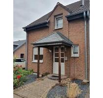 Reihen-Eckhaus mit Garten und Garage zu verkaufen - Grevenbroich