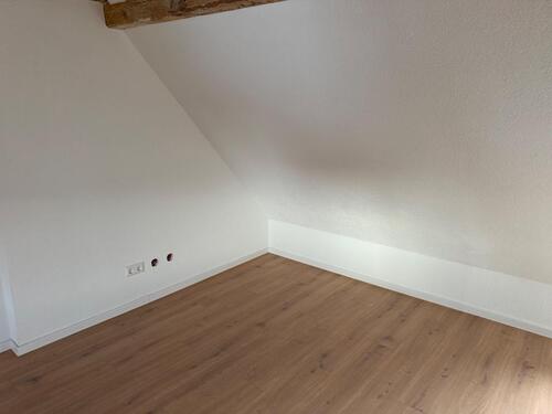 Foto - WG Zimmer mit Balkon-DS Stadtnah-Arbeiter-Azubis-Studenten …..