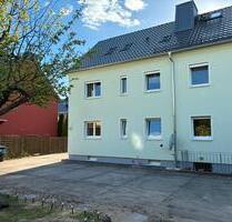 Erstbezug: schöne Wohnung mit EBK, Stellplatz, Garten, Nähe - Cottbus Brunschwig