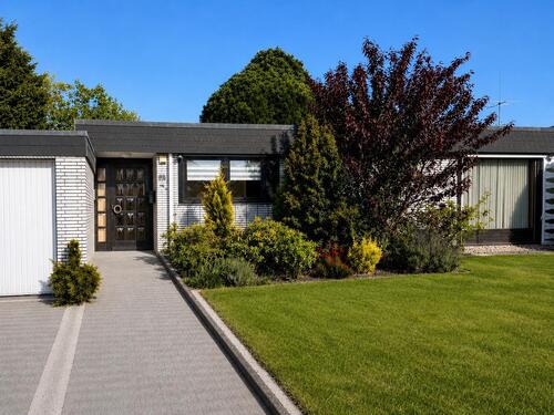 Foto - Gepflegter Bungalow mit 2 Garagen in Wickrathberg, provisionsfrei