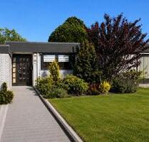 Gepflegter Bungalow mit 2 Garagen in Wickrathberg, provisionsfrei - Mönchengladbach West