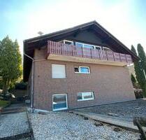 3 Zimmer mit Balkon, Garage, frisch renoviert, bezugsfertig - Schieder-Schwalenberg