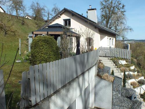 Foto - EFH in DGFTeisbach, mitten im Ort und doch allein; 495.000 €