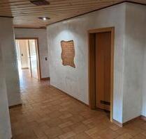 Wohnung zu vermieten - 910,00&nbsp;EUR Kaltmiete, ca.&nbsp; 132,00&nbsp;m&sup2; in Adelshofen (PLZ: 91587)
