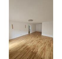 Top sanierte 2-Zimmer-Wohnung mit Balkon & neuer Einbauküche - Unterreichenbach