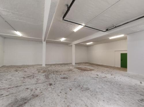 Foto - Halle für verschiedene Zwecke - 700,00&nbsp;EUR Miete,